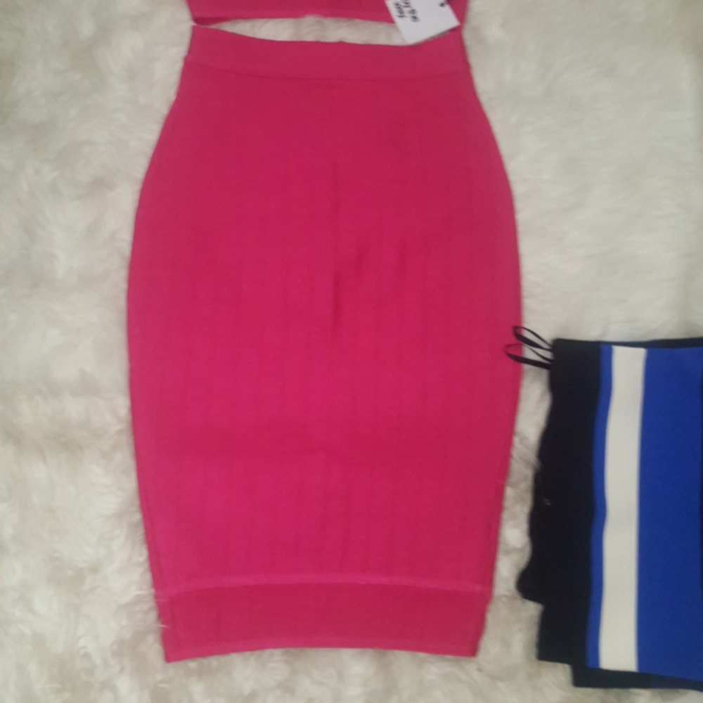 SOLD ON ANOTHER SELLING 2 BCBGMAXAZRIA SIZE SMALL - Picture 2 of 16